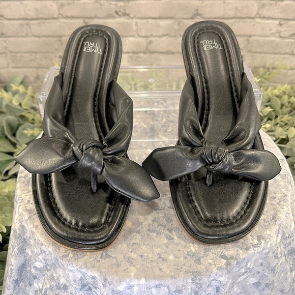 Time and Tru Black Knotted Bow Comfort Flip-Flop Sandals Women’s 8M☀️VGUC☀️ - Picture 3 of 8